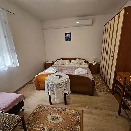 Apartman With Parking Space Mundanije, Rab - 23315